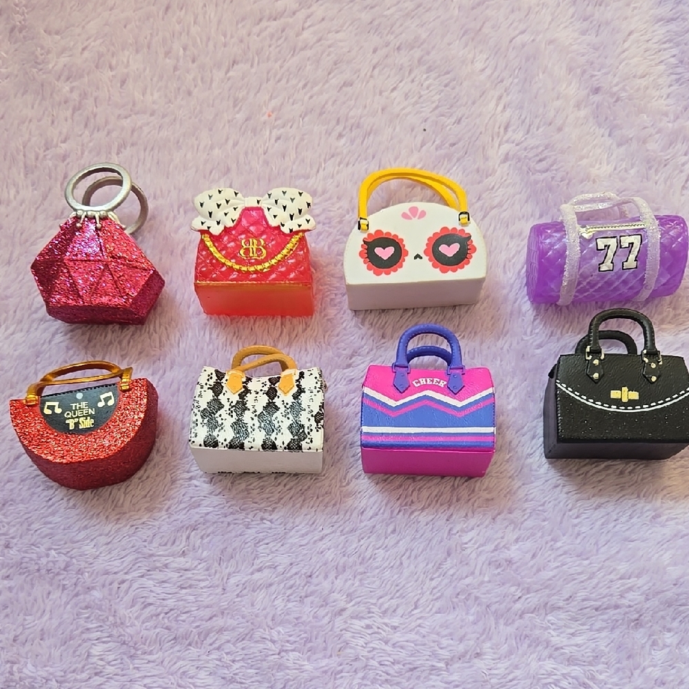 LOL purses LOT
